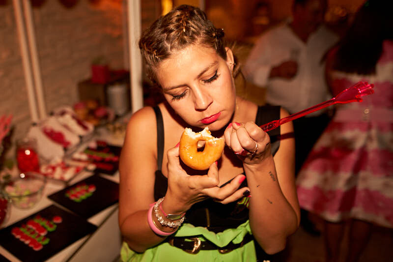 fiesta de boda con donuts